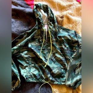 Juniors size medium wind breaker crop jacket new no tag